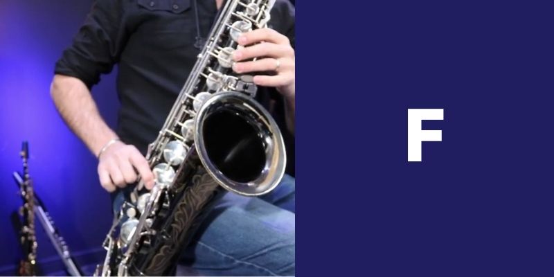 play F on saxophone
