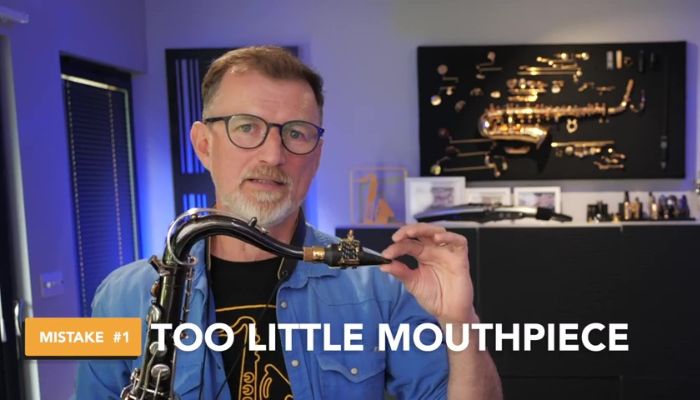Sax School Online saxophone embouchure mistake 1 too little mouthpiece