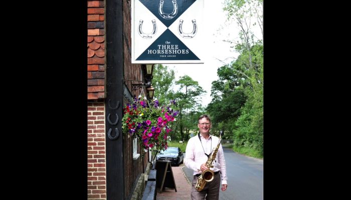 Sax School member Chris performs solo saxophone at gastro pub. Sax School Online