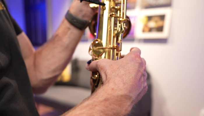 Right hand thumb position alto saxophone. Sax School Online Nigel McGill