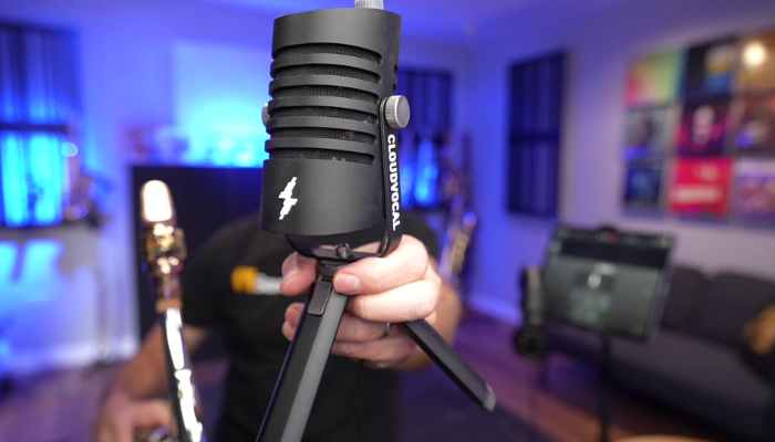 easiest mic for saxophone players the Cloudvocal Flashtrack review by Sax School Online