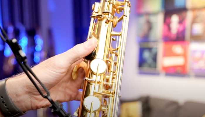 how to use the octave key on alto sax. Sax School Online