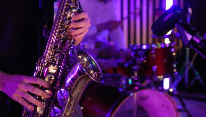 what to play during someone else's solo. Sax School Online Podcast