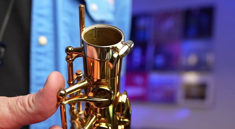 Selmer Signature and Supreme tenor saxes. Design innovation in neck receiver. Sax School Online review